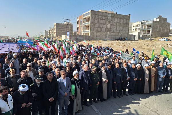 گزارش تصویری از راهپیمایی سیزده آبان در پردیس