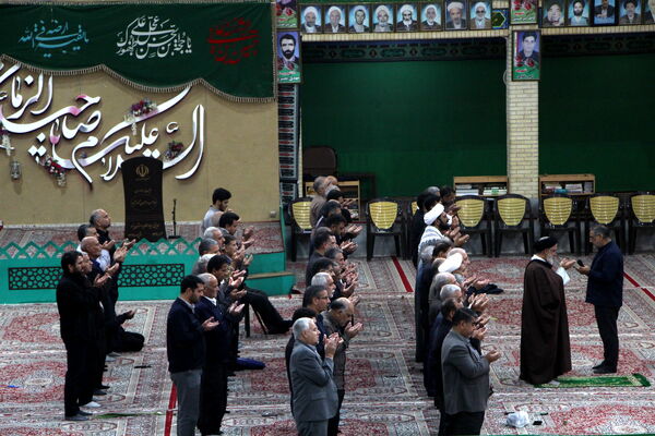اقامه نماز باران در حسنیه محمود‌آباد یزد