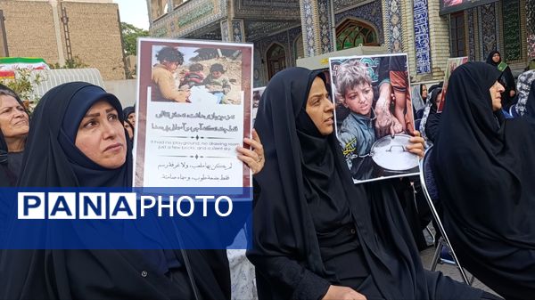 چهلم سردار حاجی‌زاده و فرزندان شهدا در منطقه ۱۷