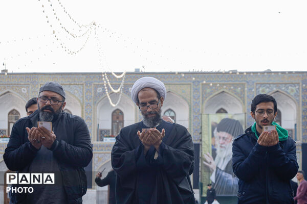 اقامه نماز عید فطر در حرم مطهر رضوی-۲
