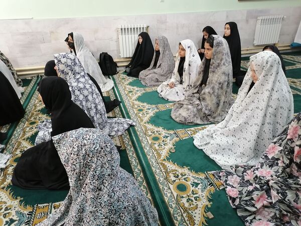 نمازجماعت دردبیرستان حاج مهدی روحانی ارغا