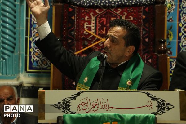 هم‌نوایی پیشتازان و خادمان رضوی در آیین پرچم‌گردانی میلاد امام رضا(ع) در ایلخچی