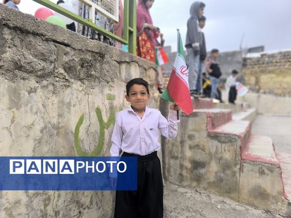 حماسه دانش‌آموزان شهید امامی  میانکوه در راهپیمایی ۲۲ بهمن 