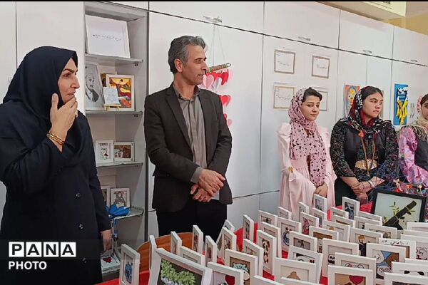 نمایشگاه کار و فناوری در دبیرستان نشاط بهارستان‌دو