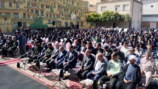 آیین زنگ مهر در دبیرستان «ذبیح‌الله هوشیار» ناحیه ۱ مشهد 