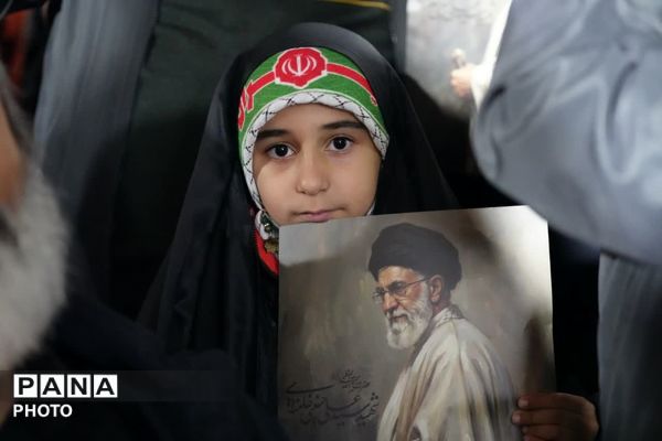 حضور دهه نودی‌های غیور در راهپیمایی شهرستان فردیس