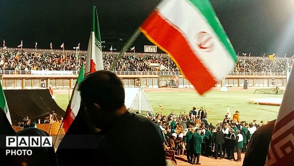 نوای همبستگی در ورزشگاه شهید باهنر کرمان