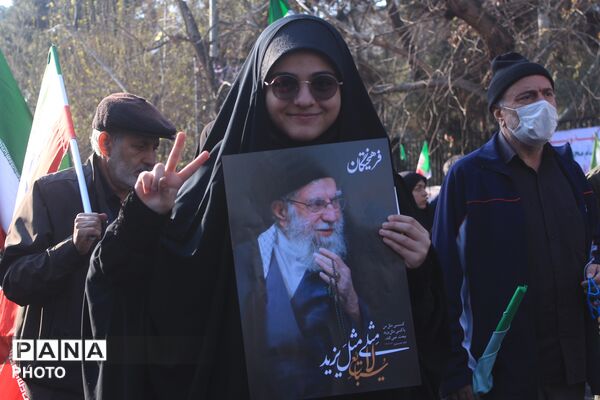 بیعت مردم تهران با سومین رهبر انقلاب