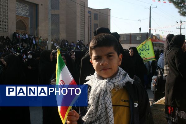 راهپیمایی پر شور ۲۲ بهمن در سرپل ذهاب 