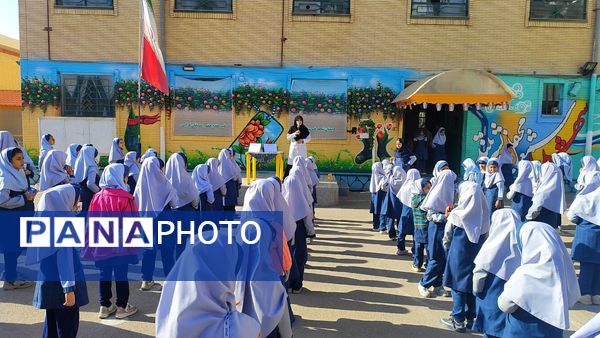 جلسه آموزشی کمپین پیشگیری از پوکی استخوان در مدرسه شاهد خیر سجادی 