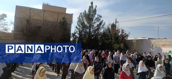 تقدیر از برترین‌های دبستان شهید نجفی فدافن 