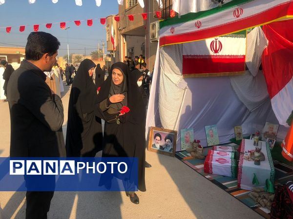 نواخته شدن زنگ گلبانگ انقلاب اسلامی در دبیرستان خوروش2 کارون