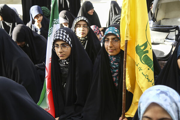 اجتماع ضد صهیونیستی نوجوانان فاطمی در حرم حضرت معصومه(س)