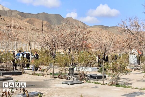 حضور مردم شهر بار برسر مزار عزیزانشان در عید نوروز و عید سعید فطر 