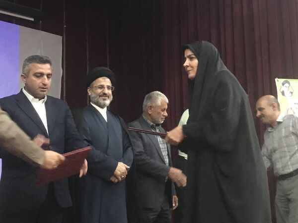 همایش تجلیل از مدیران و کارکنان نمونه شهرستان محمودآباد 