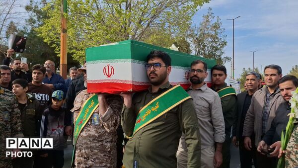 مراسم وداع و تشیع پیکر مطهر شهید محمد مهدی زواره ای در روستای طغان و امامزاده هادی شهر جوادآباد