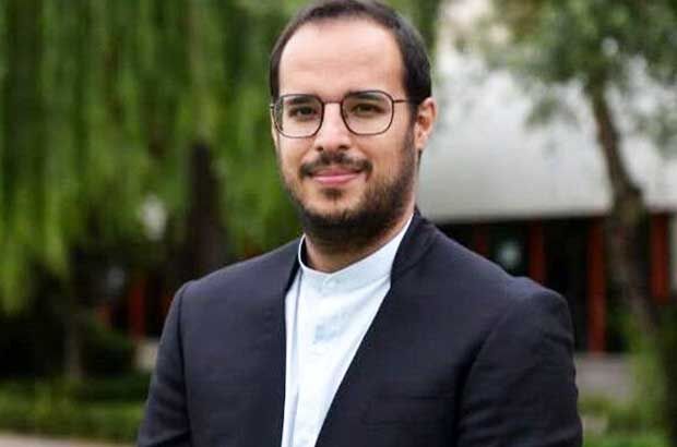 باید به نخبگان جوان و دانش آموز در بحث فناوری‌های نوین و هوش مصنوعی میدان داد