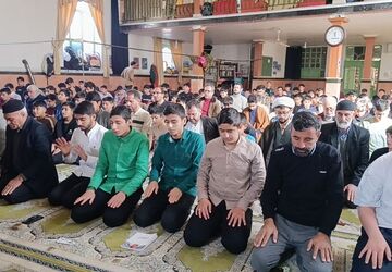 نخستین روز اعتکاف پسران در مسجد موسی بن جعفر(ع)آشخانه 