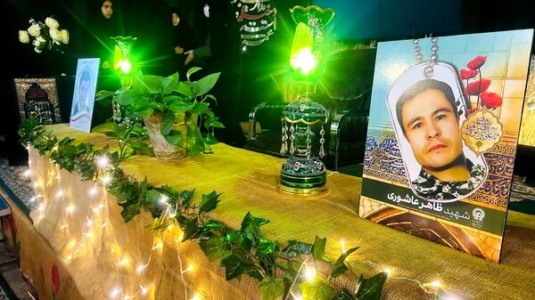  مراسم استقبال و تشییع شهید گمنام در دبیرستان شاهد زکیه ناحیه یک 