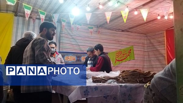 گذری بر موکب های پذیرایی مهدیه در شب میلاد حضرت مهدی (ع)