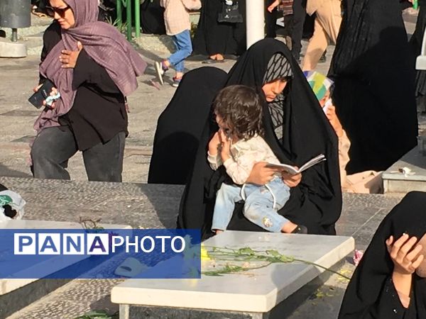 برپایی مراسم دعای عرفه در گلستان شهدای اصفهان