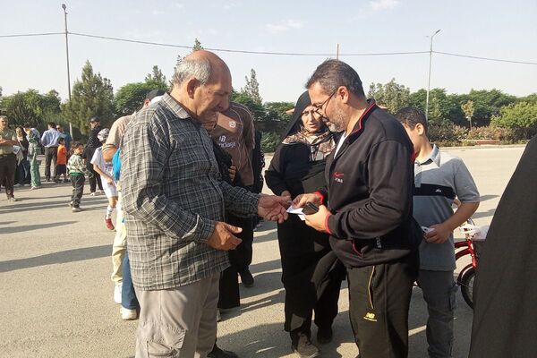 طرح پویا، شهر پویا با برگزاری  همایش پیاده روی خانوادگی در بوستان ورزش ملارد 