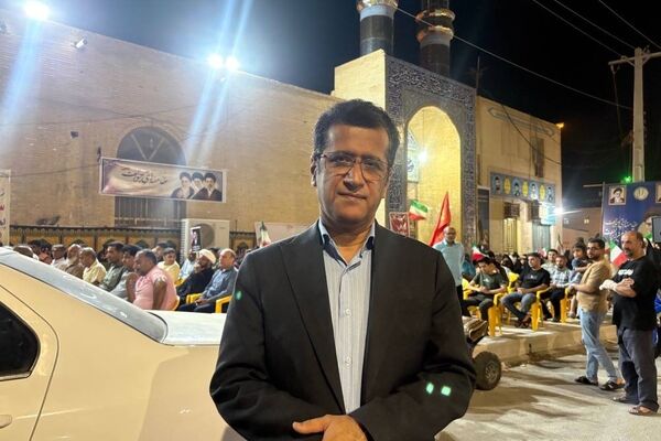 دانش‌آموزان، وارثان راه شهدا و سازندگان فردای ایران هستند