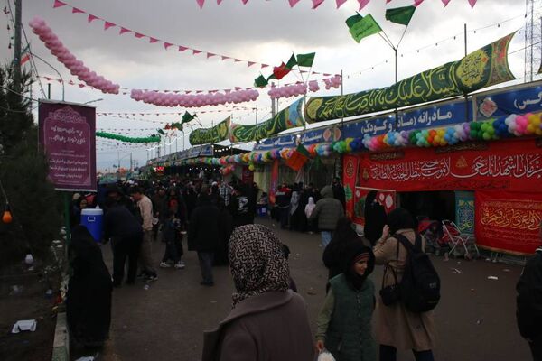شادپیمایی خانوادگی جشن نیمه شعبان در قم