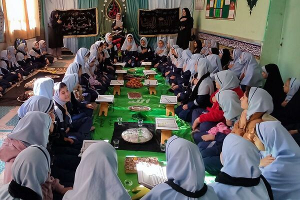 طنین نوای عشق و عزا؛ مراسم عزاداری دهه دوم فاطمیه در مدارس بهارستان‌دو