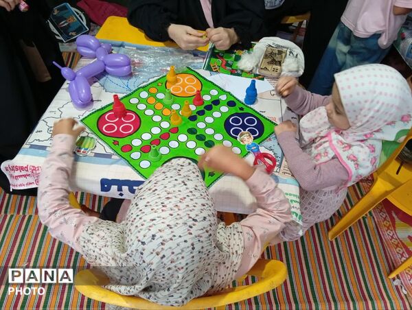 اجتماع باشکوه عاشقان ولایت در جشن چندصد متری عید غدیر شهرستان لاهیجان