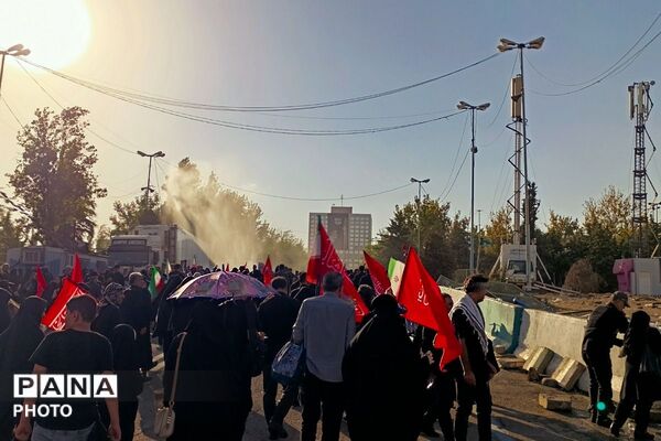 فریاد نسل نو در سوگ رهبر؛ مشقِ وفاداری در قابِ تشییع 
