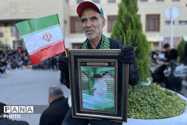 مشهد در سوگ؛ بدرقه باشکوه رهبر شهید انقلاب در جوار بارگاه رضوی