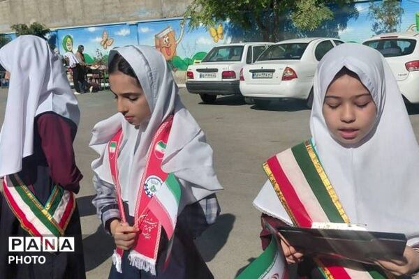 جشن عاطفه ها در دبستان 22 بهمن به یاد شهید پیشتاز ماکان نصیری