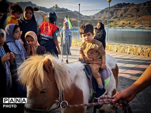 دومین روز برنامه طبیعت گردی «هم قدم با بهار» 