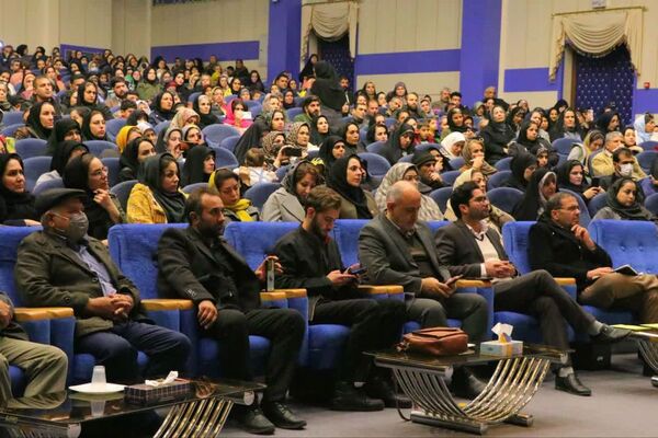 همایش راهکارهای اختلالات یادگیری دانش آموزان در نجف آباد 