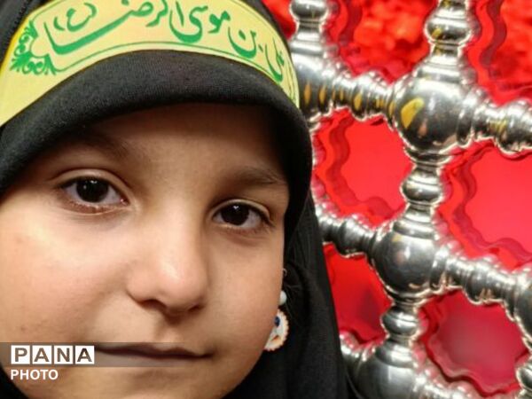 بیعت دانش آموزان دبستان نرجس با رهبر انقلاب