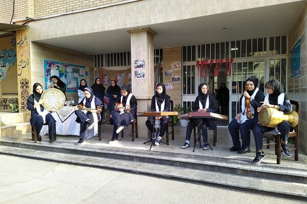 زنگ مهر و مقاومت در دبیرستان استعدادهای درخشان فرزانگان شهریار 
