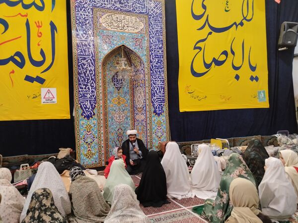 اعتکاف دختران نوجوان در مسجد سیدالشهدا مشهد
