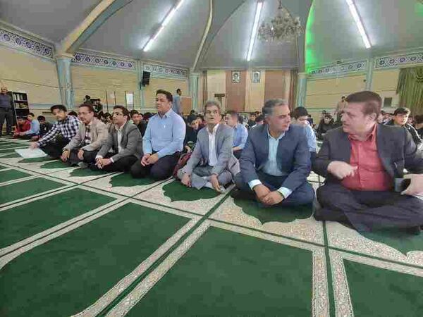  یادواره شهید و تقدیر از معلمان و دانش‌آموزان فعال در دبیرستان سما کاشمر