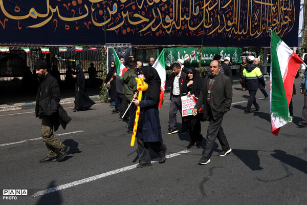 تشییع پیکر شهیدان لاریجانی، سلیمانی و شهدای ناوشکن دنا - 3
