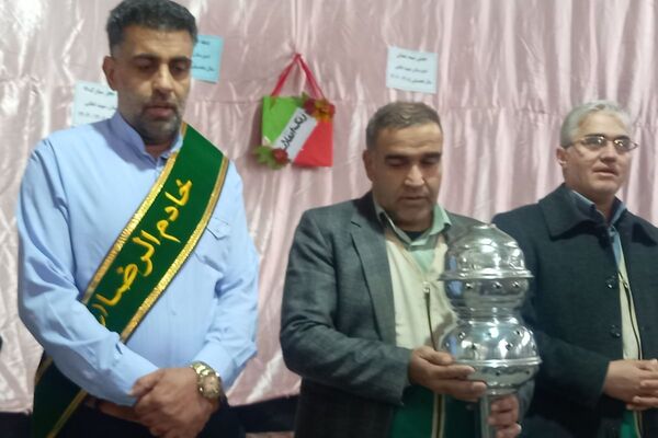 مدرسه شهید لطفی بهارستان‌دو میزبان جشن دهه فجر 