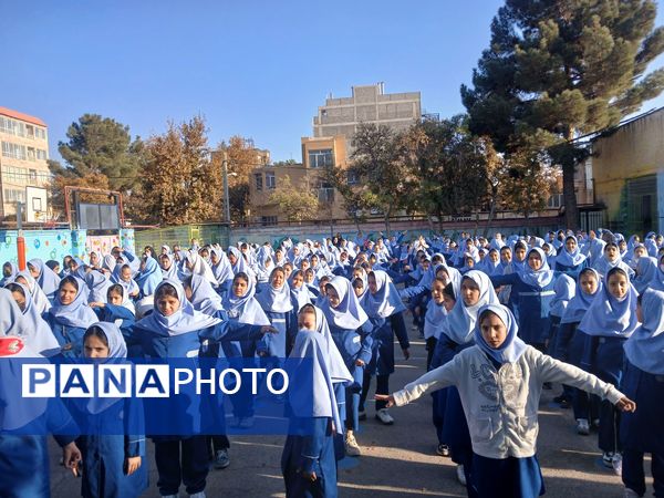 مراسم صبحگاهی در مدرسه دخترانه بنت الهدی صدر۲ 
