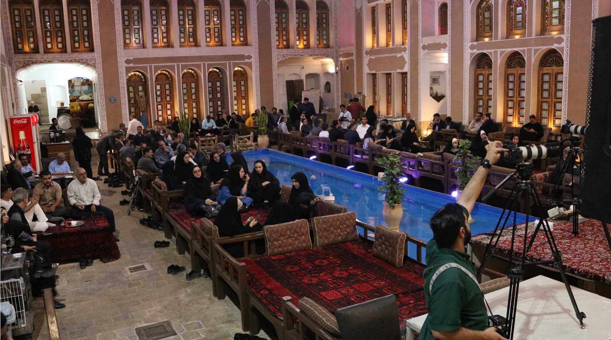 نشست اصحاب رسانه با نماینده مردم یزددر مجلس شورای اسلامی