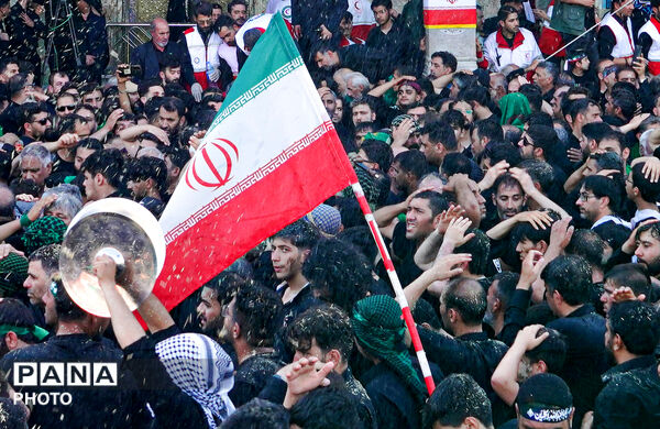 جلوه‌های ویژه از عزاداری هیات چهل اختران قم در روز عاشورا