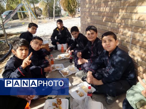 تجلیل از نخبگان فرهنگی و قرآنی شهرستان خلیل‌آباد