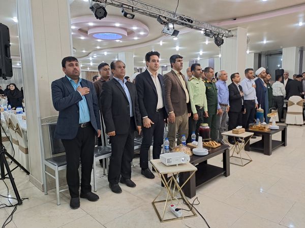 جشن تجلیل ازمقام والای معلم در بندرخمیر