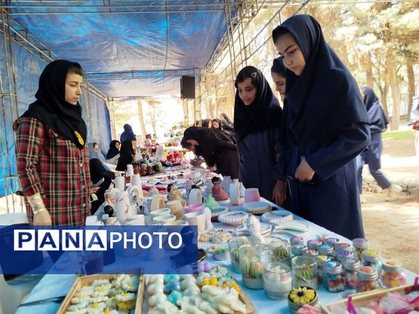 اردوی تفریحی تشویقی دانش‌آموزان دبیرستان زنده یاد رقیه مظفری‌نیا 