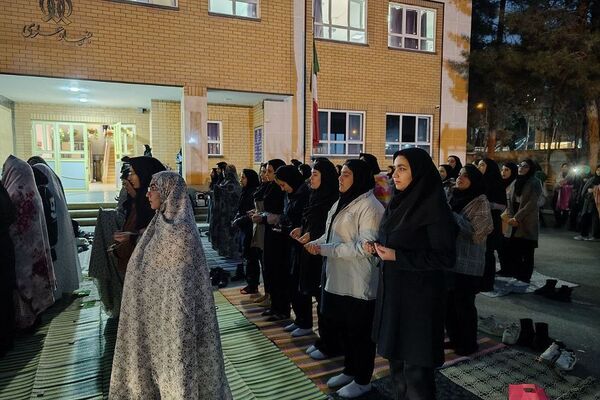 افطاری در مدرسه نمونه دولتی ولایت فرصتی برای وحدت و دوستی