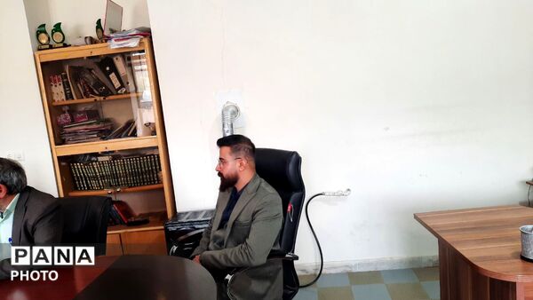 جلسه پیگیری و بررسی فعالیت های سازمان دانش آموزی با محوریت قرارگاه (نوجوان مبارز)