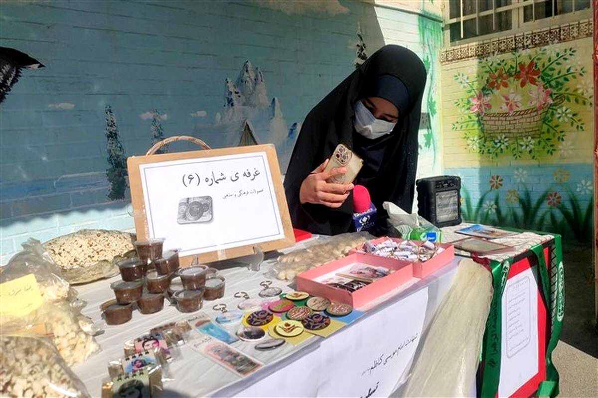 برگزاری بازارچه دانش‌آموزی در آموزشگاه حضرت زهرا(س) با نمایش فرهنگ، هنر و خلاقیت
